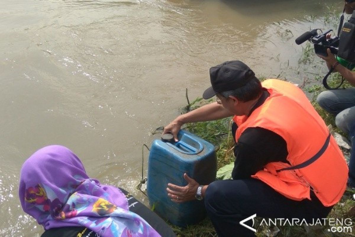 Hari Air Sedunia, 10.000 Bibit Ikan Ditebar di Sungai Serayu