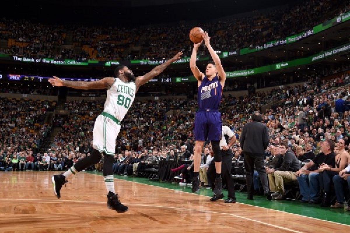 Devin Booker borong 70 poin tapi Suns takluk kontra Celtics 120-130