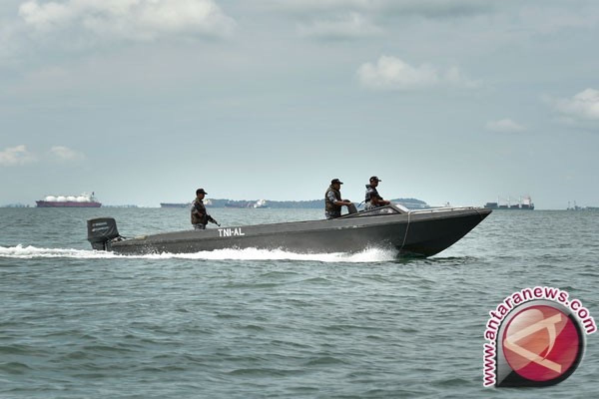 TNI AL Tangkap Dua Kapal Buronan Malaysia