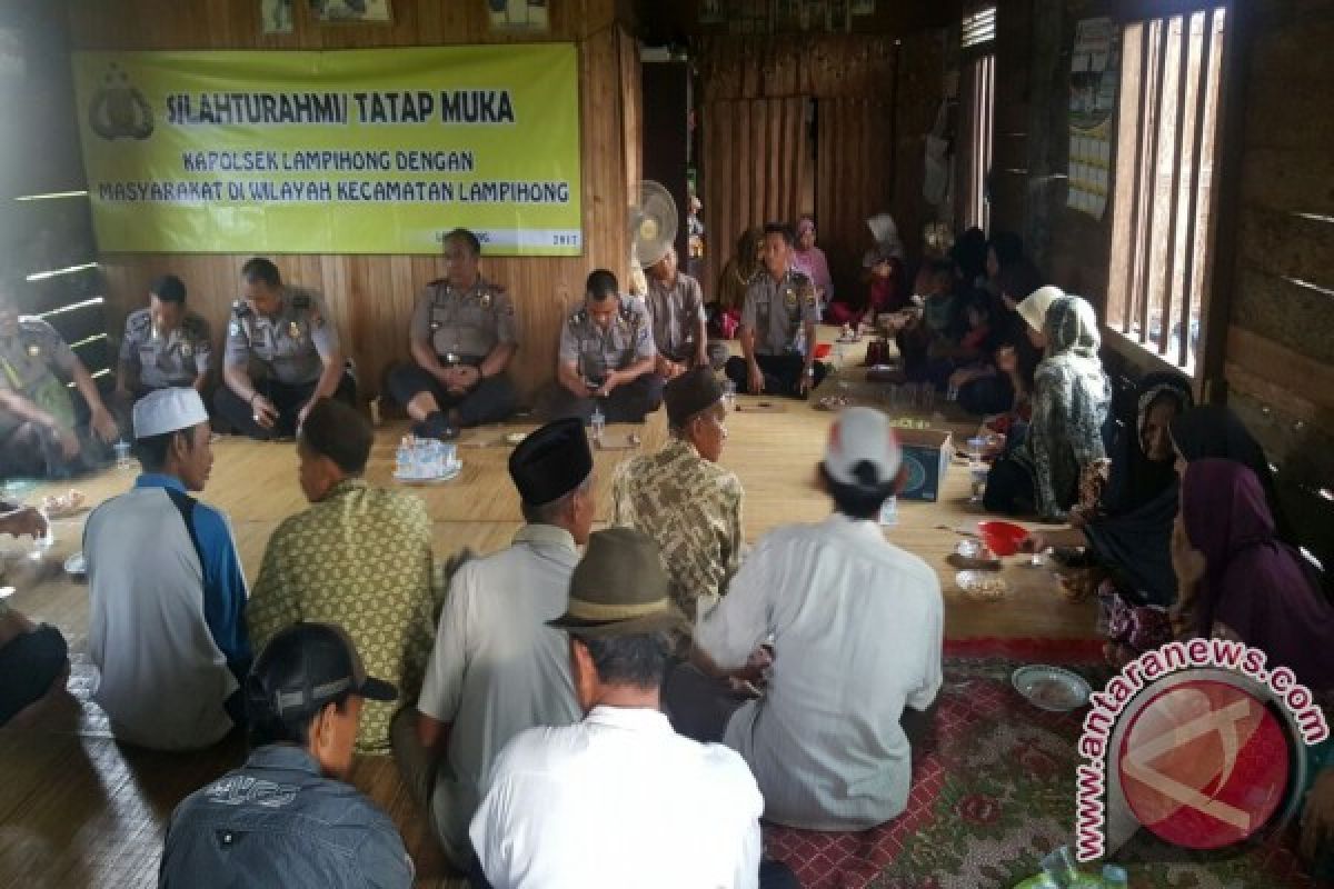 Polsek Lampihong Silaturahmi Dengan Warga Masyarakat