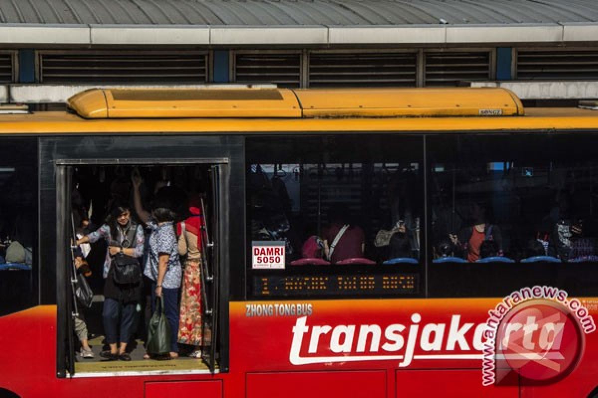Transjakarta targetkan 185 juta pelanggan 2017