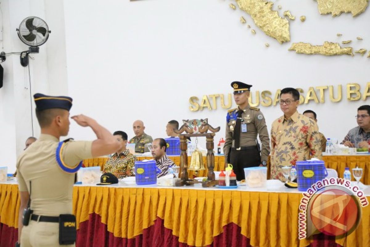 Dari Kunjungan Gubernur di IPDN Jatinangor, Jawa Barat--Disambut Tradisi Sisingaan, Pimpin Upacara Makan di Gedung Nusantara