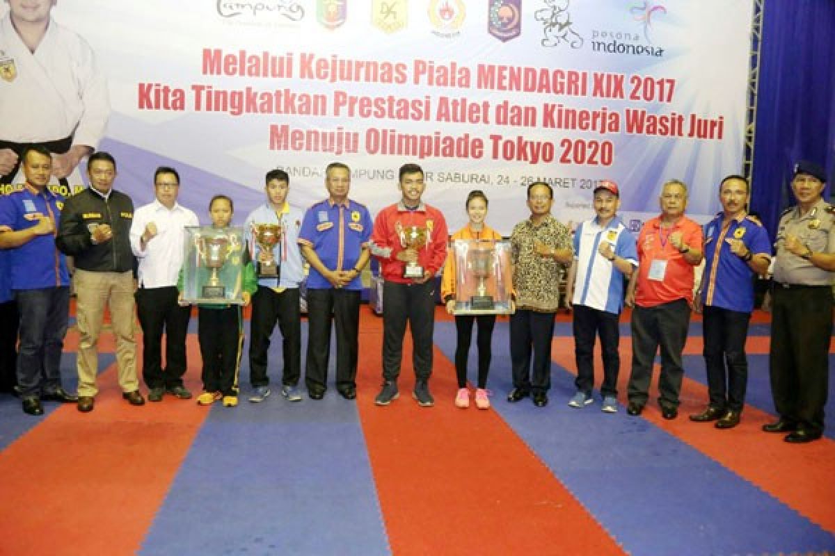 DKI Jakarta Juara Umum Kejurnas Karate Piala Mendagri Di Lampung