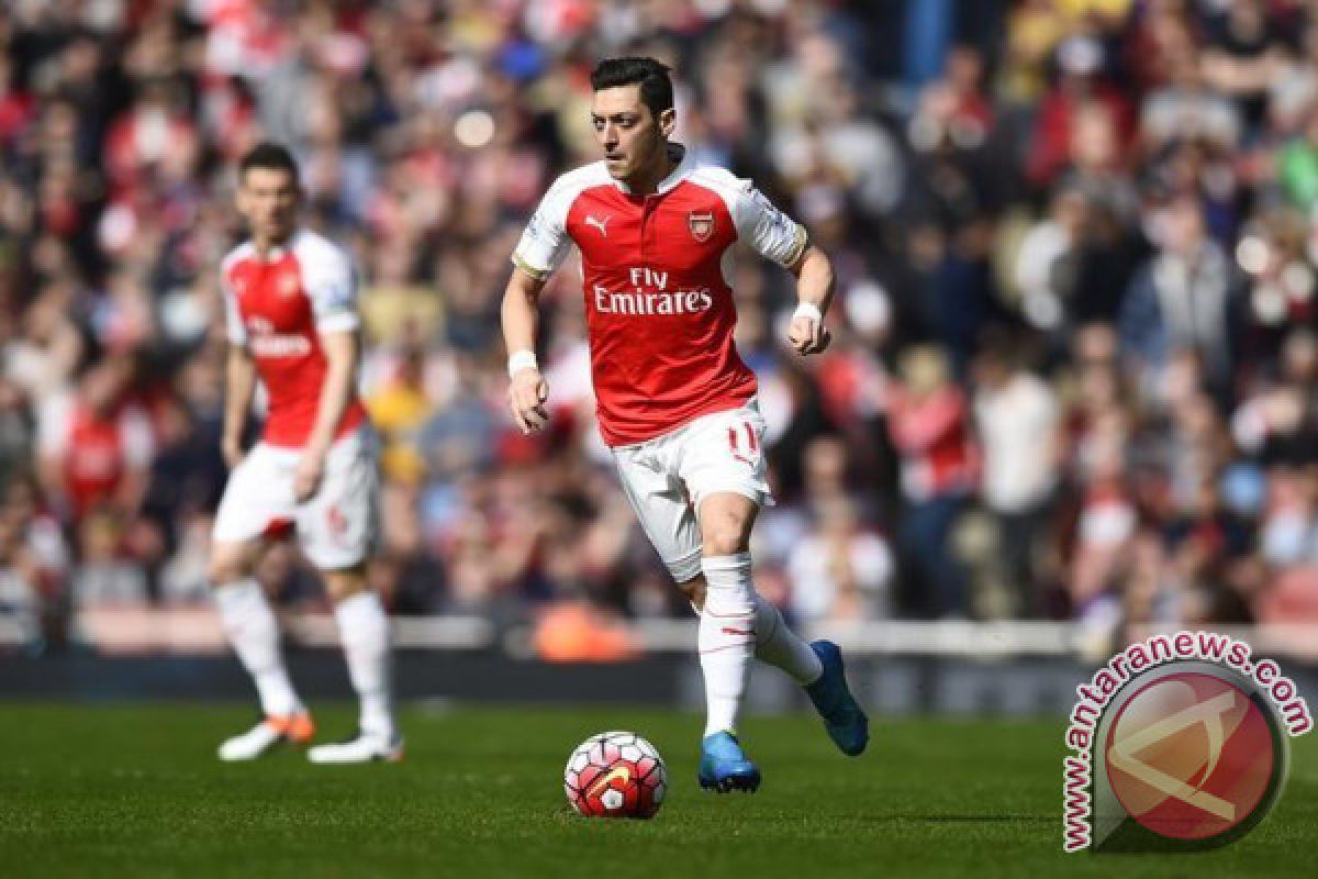 Ozil akan Segera Putuskan Masa Depannya di Arsenal