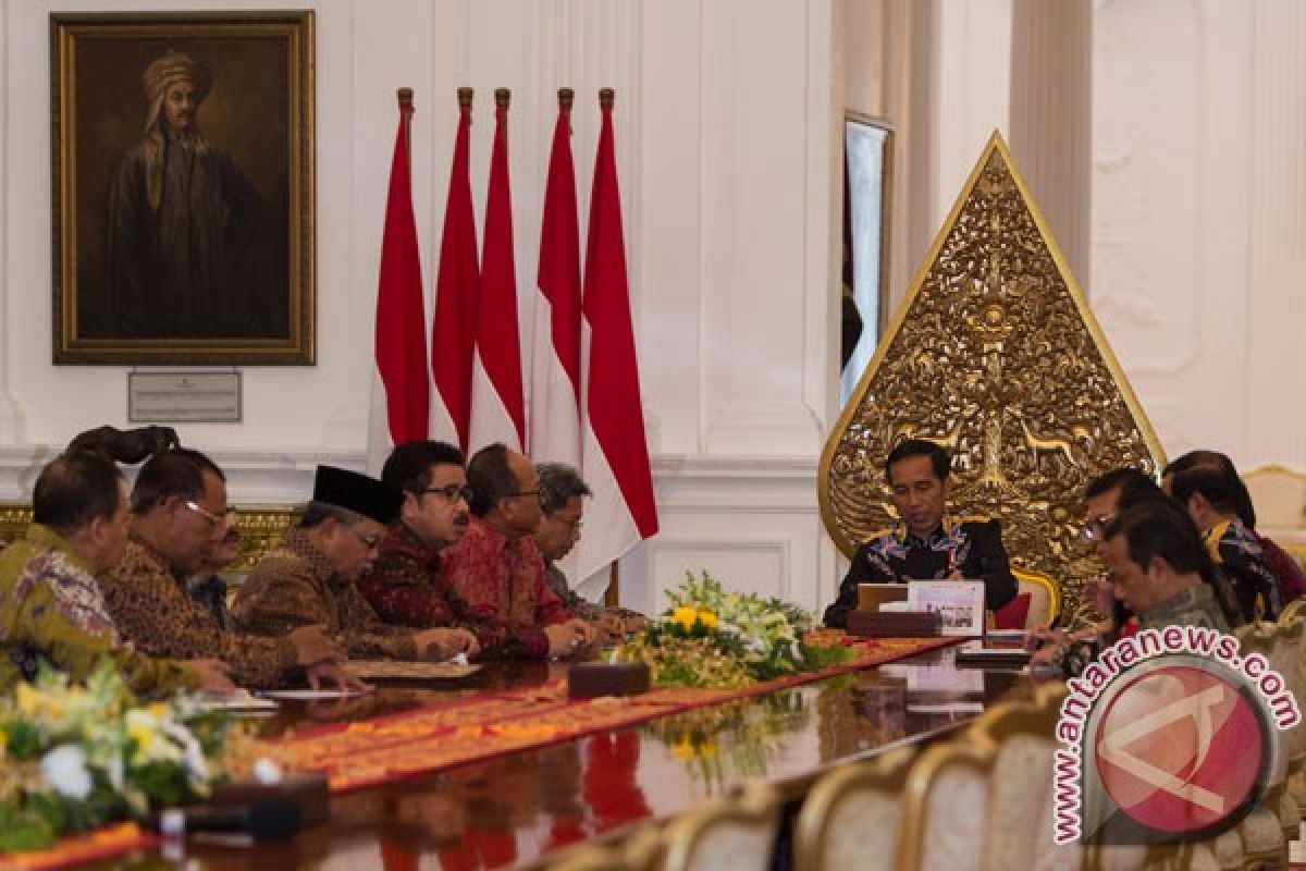 President Jokowi approves new recruitment of 1,800 judges