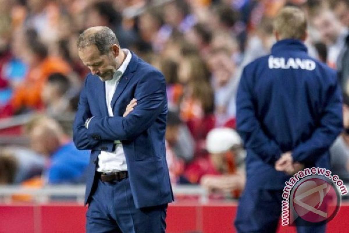 Belanda pecat pelatih Danny Blind