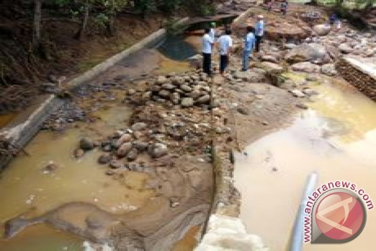 Pasca Banjir Ratusan KK Butuh Air Bersih