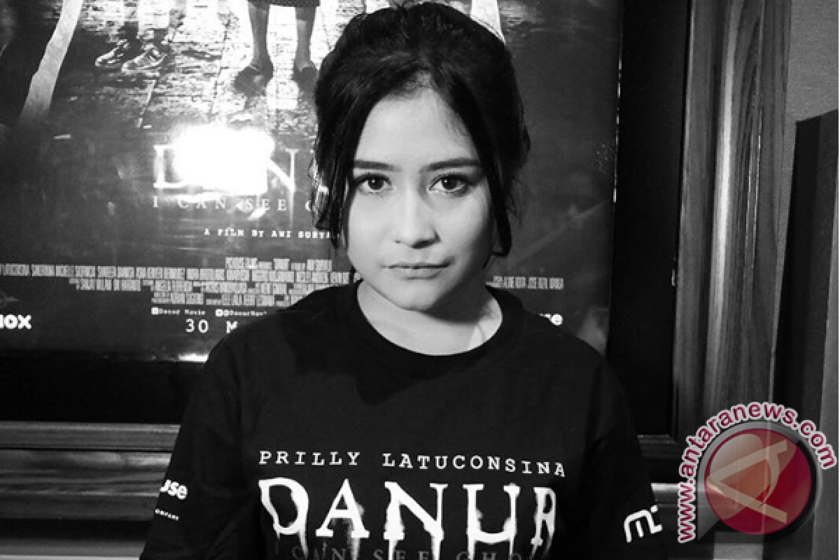 Prilly Latuconsina Alami Hal Mistis saat Bermain Film "Danur"