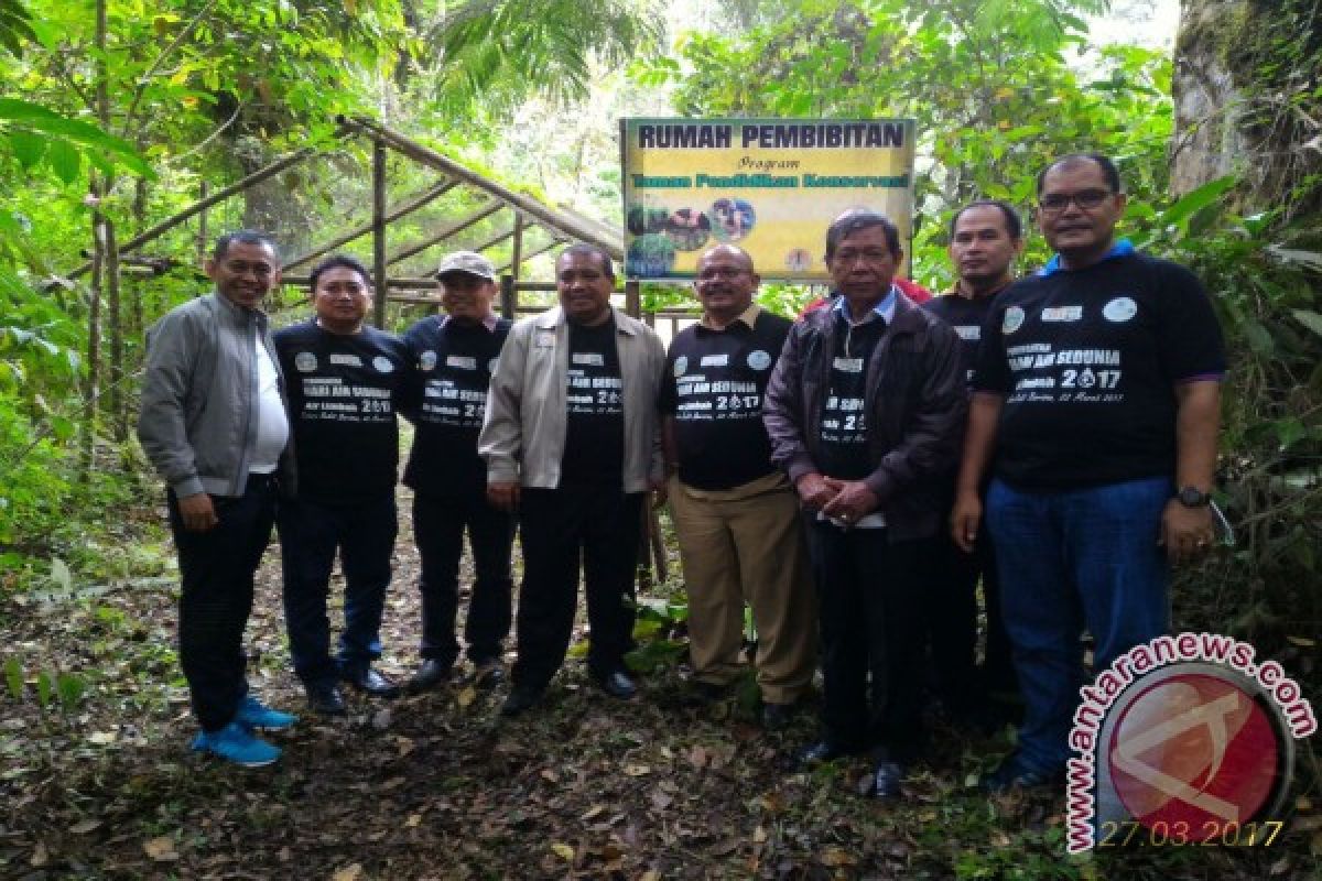 AQUA dan Mitra Gelar Penanaman Pohon dan Aksi Bersih di Tahura.