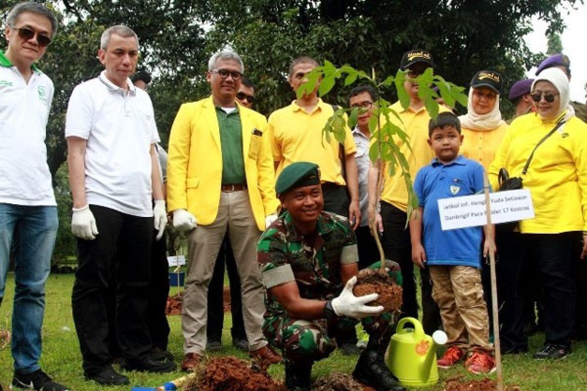 Indocement-Iluni-Brigif 17 Menggelar Penanaman Pohon