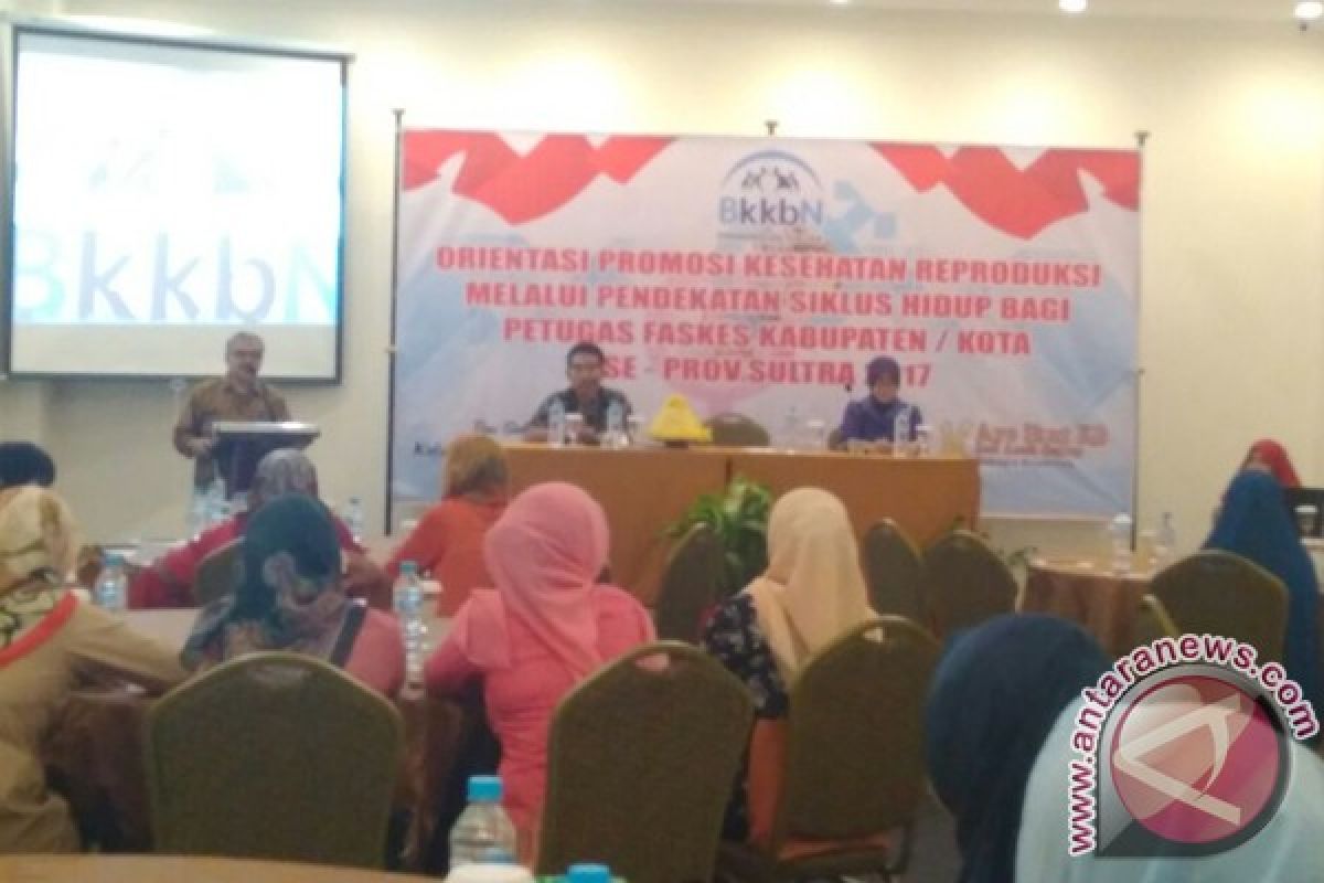 BKKBN Sultra Libatkan Bidan Sosialisasikan Kesehata Reproduksi