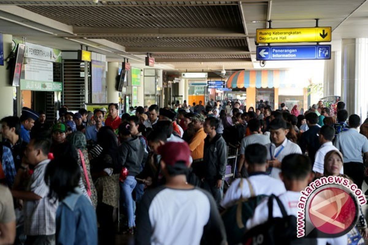 Penumpang Padati Hang Nadim Saat Libur Nyepi