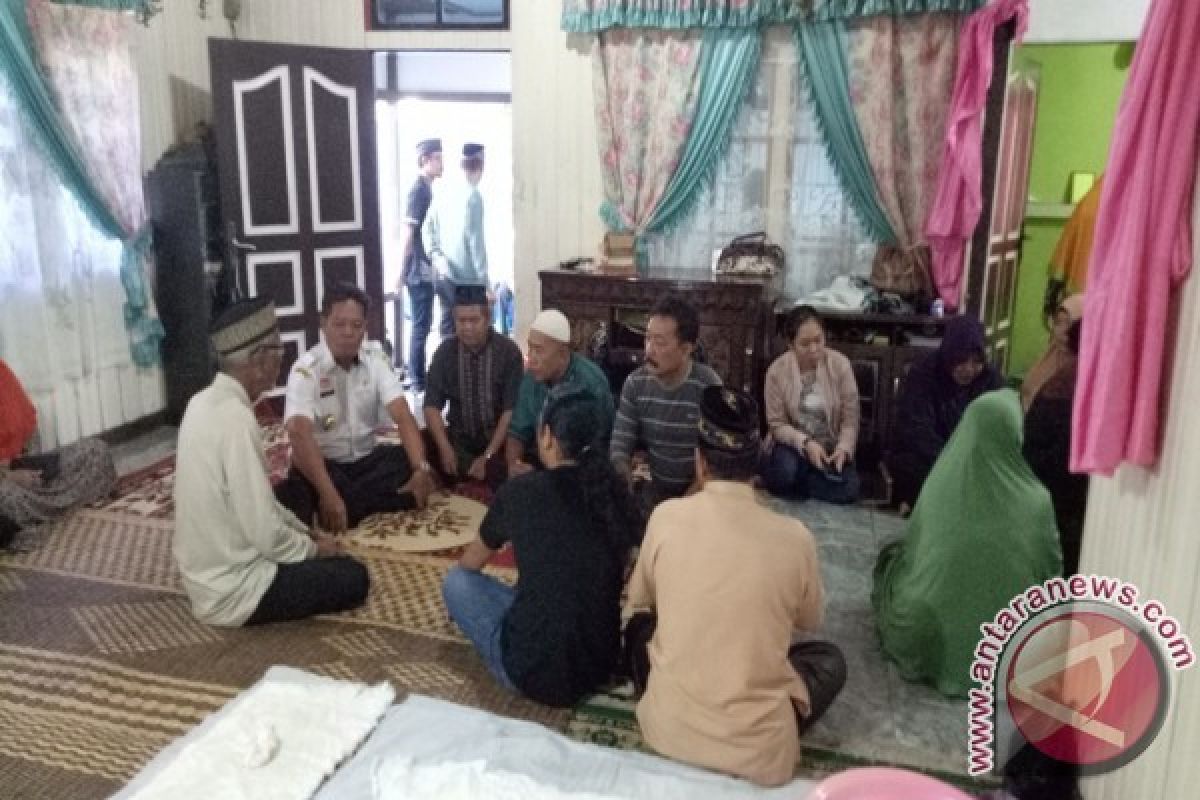 Bupati Sanggau Melayat Istri Ketua KONI