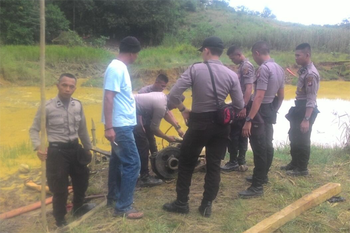 Polres Bengkayang Sita Tiga Mesin Dompeng Peti 