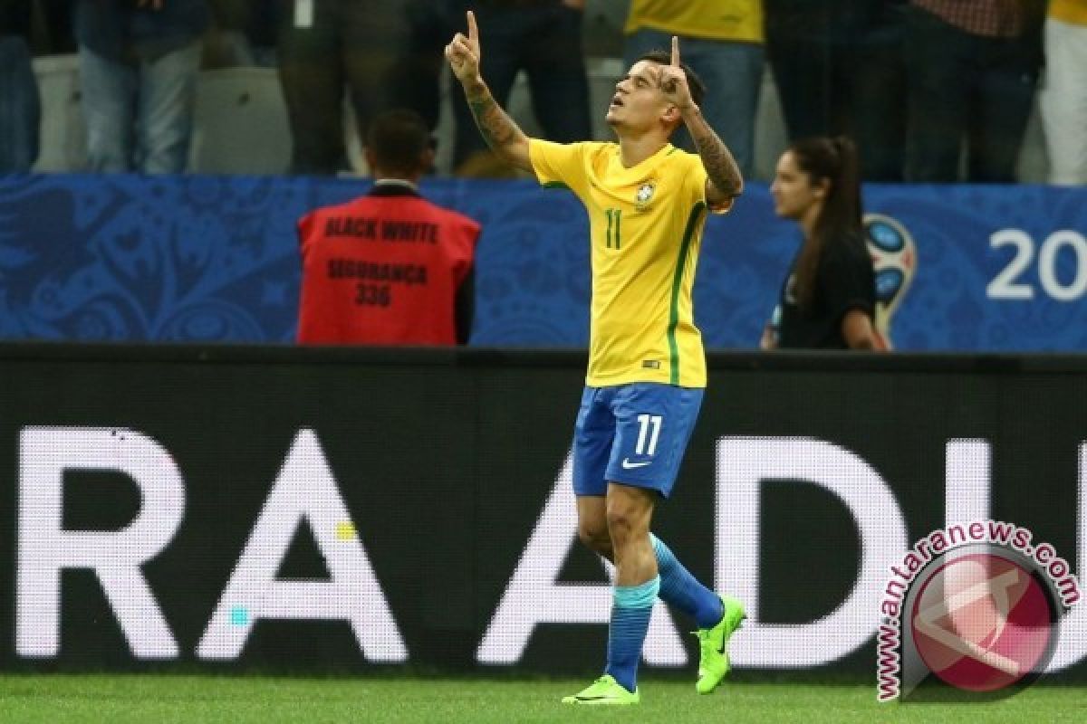 Coutinho dan Neymar antar Brasil Gunduli Paraguay 3-0