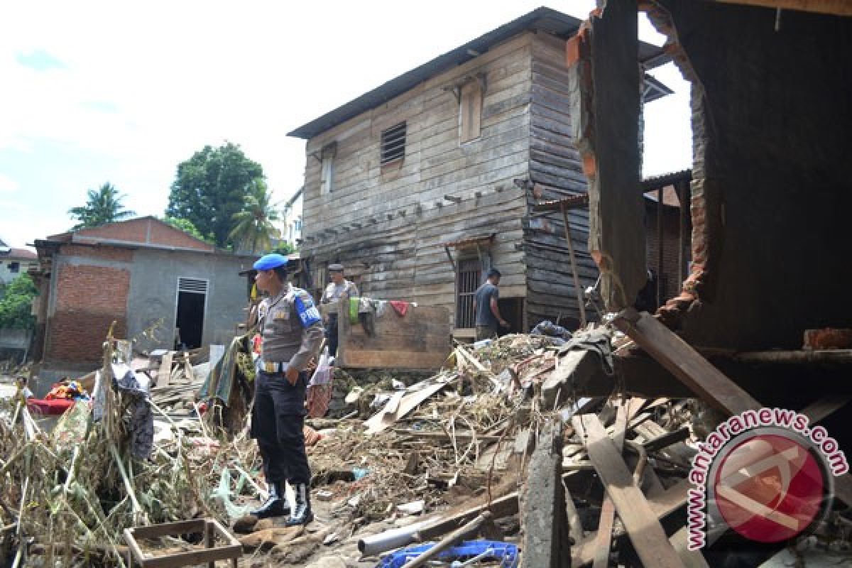 PSMS peduli korban banjir Padang Sidempuan