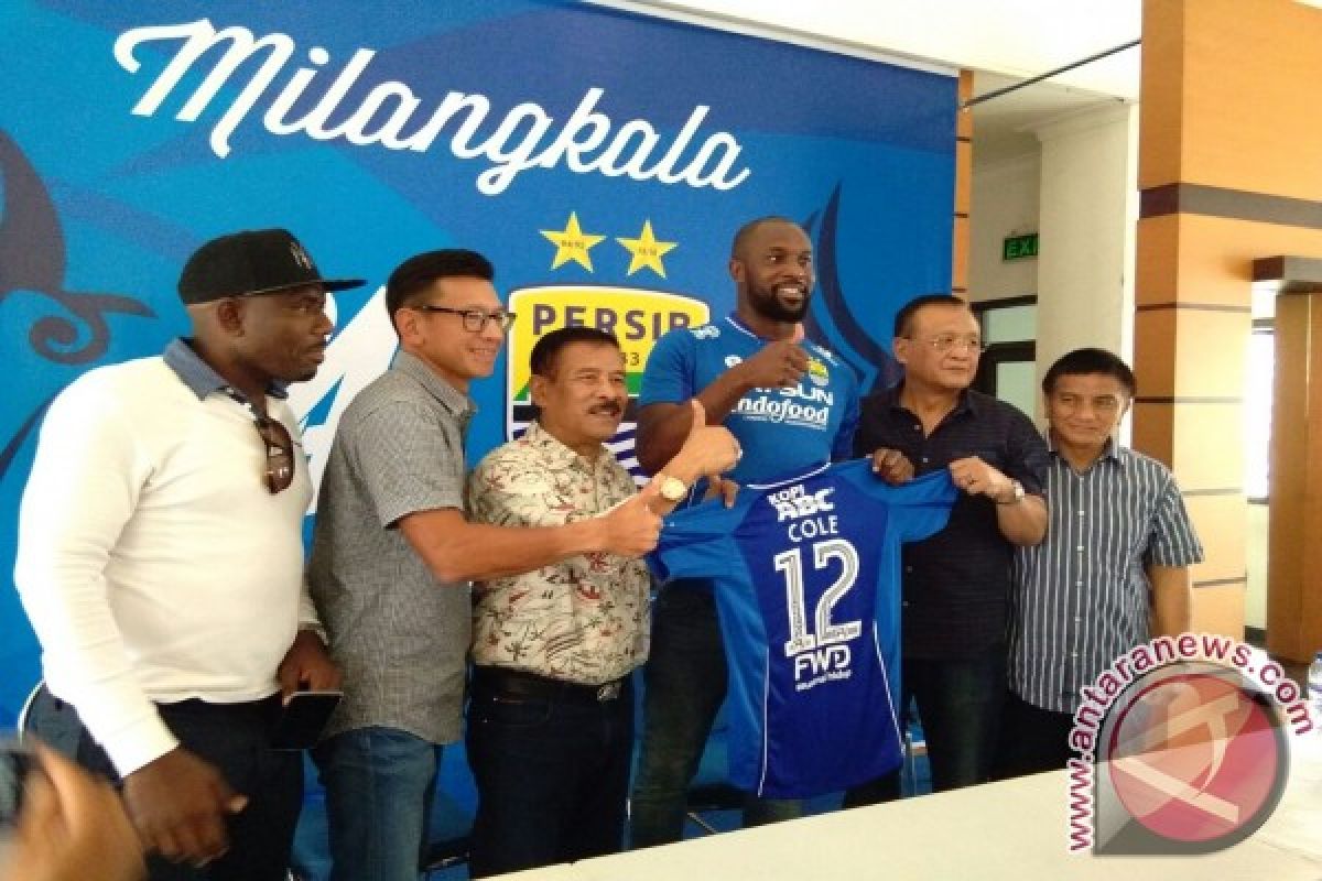 Proses negosiasi dengan Chalton Cole tidak sesulit Essien