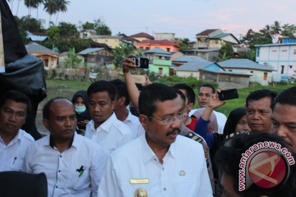 Gubernur Lihat Pengungsi di Batunadua Julu