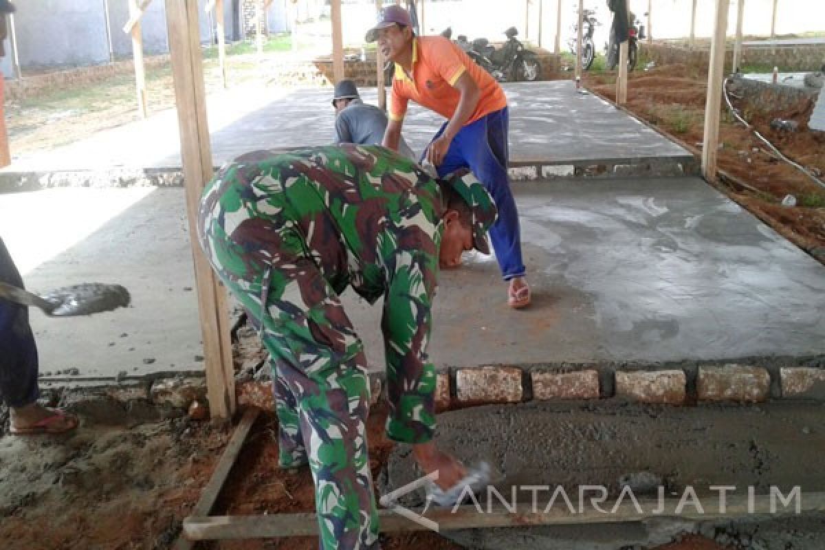 Kodim Pamekasan Terjunkan Babinsa Bantu Pembangunan Pesantren