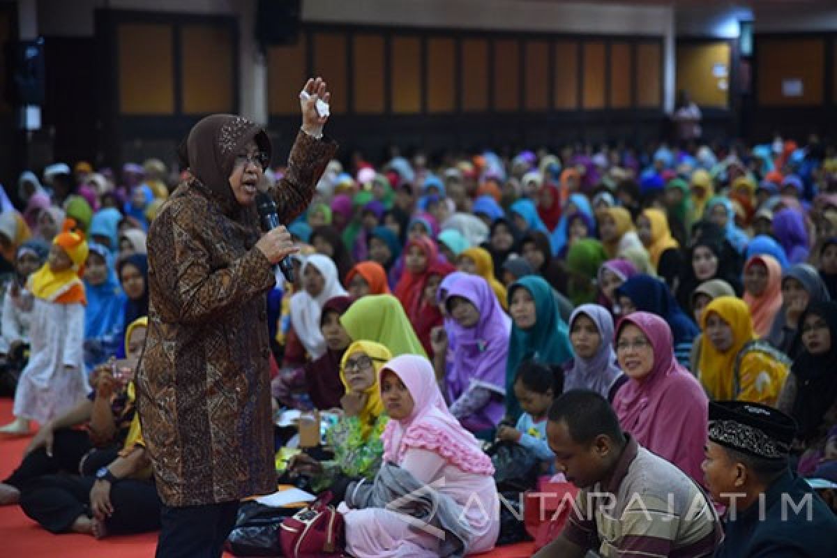 Risma Berharap Guru Ngaji Surabaya Menguasai Teknologi