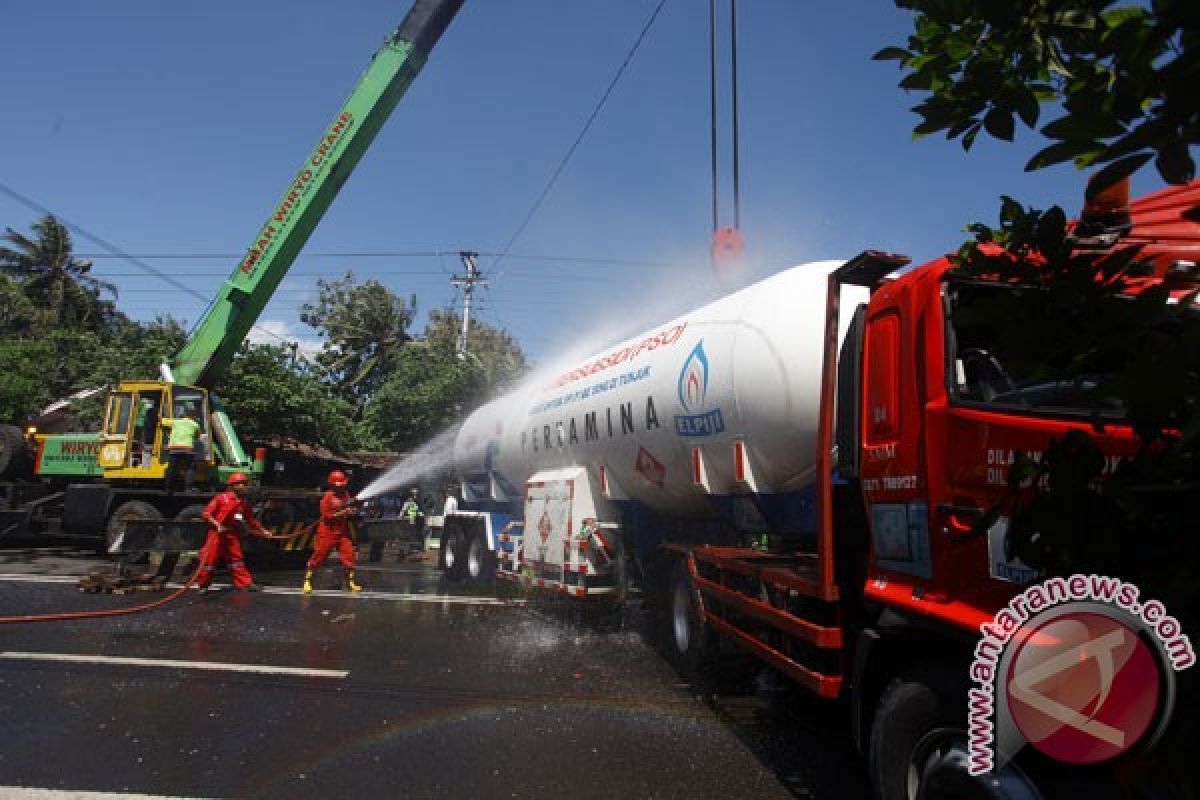 Mobil tangki LPG tabrakan di jalan Yogyakarta-Purworejo