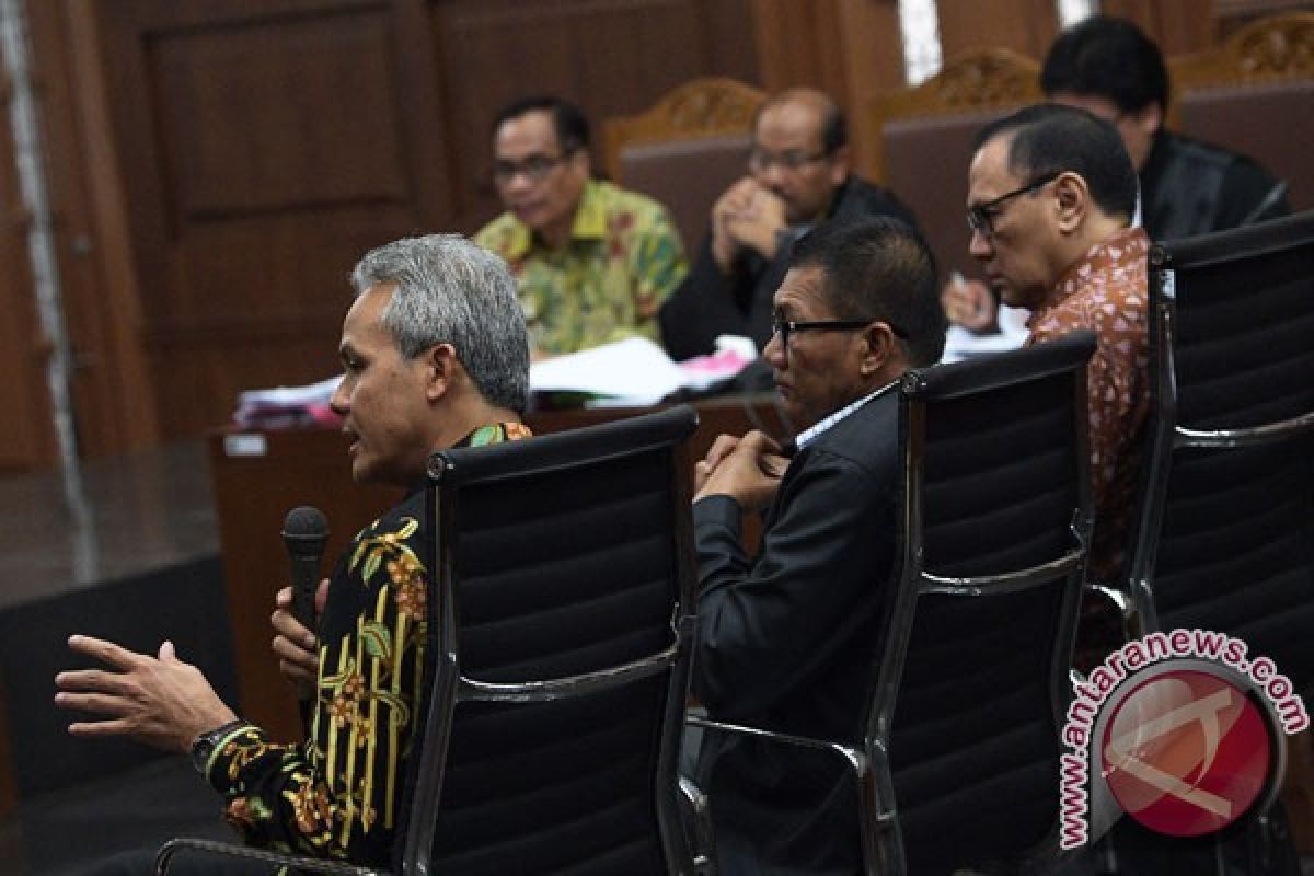 Sidang e-KTP, Ganjar Pranowo: Dek ini ada titipan