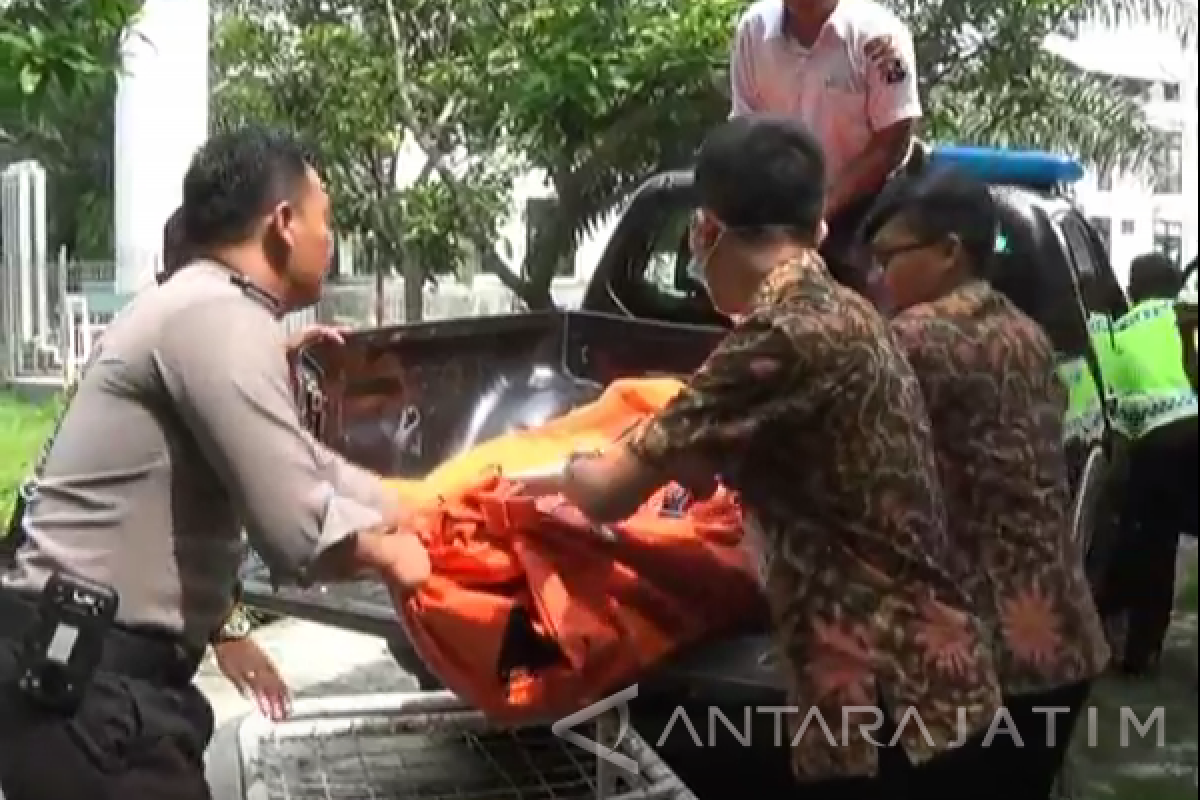 Suami-Istri di Blitar Ditemukan Tewas Tergantung