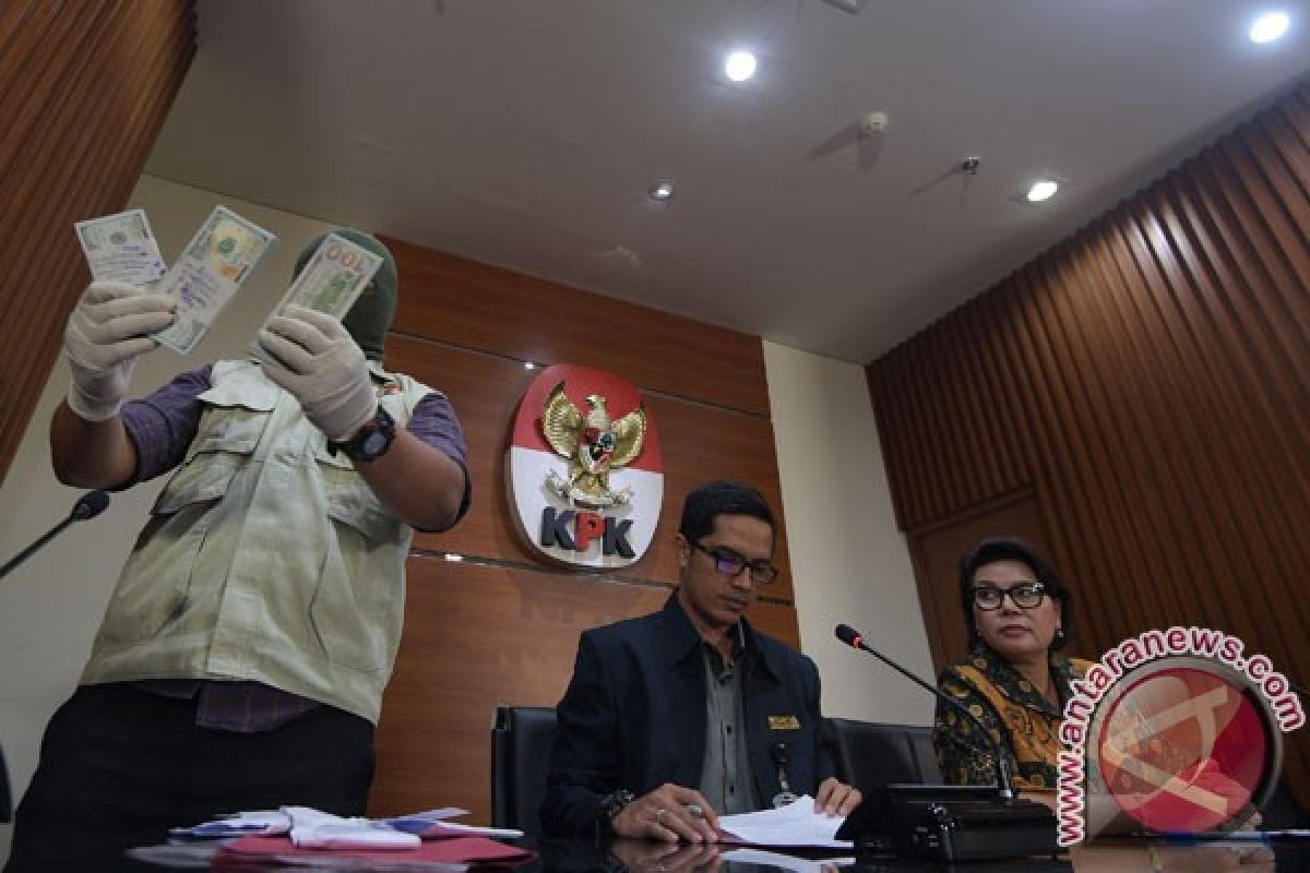 KPK minta Direktur Keuangan PT PAL serahkan diri