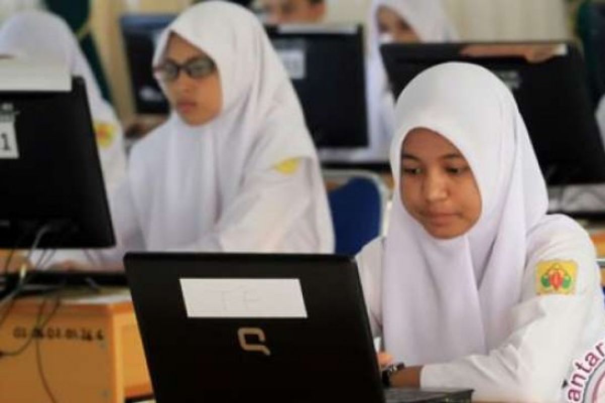 32 Persen Sekolah Di Riau Sudah Terapkan UNBK