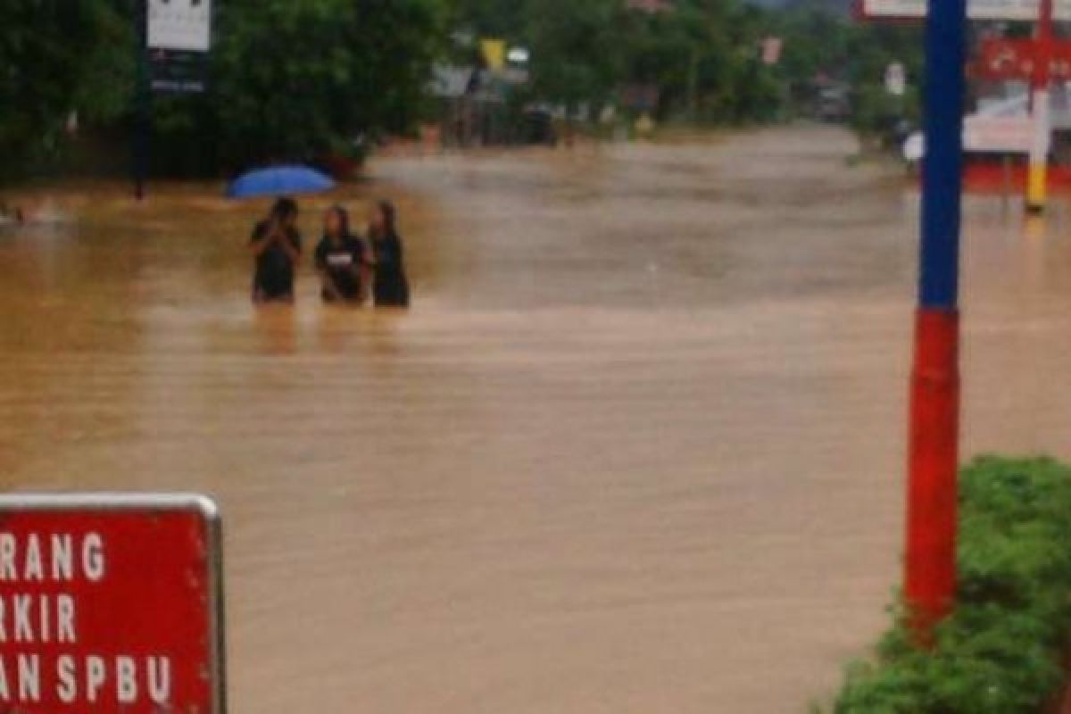Banjir Pangkalan, Jalan Sumbar-Riau Putus, Pintu PLTA  Koto Panjang Dibuka