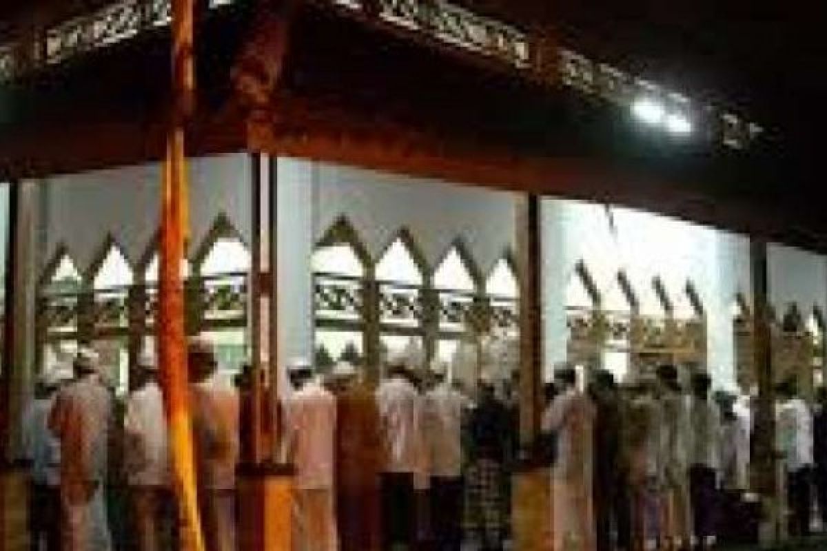 Tingkatkan Keimanan Masyarakat, Bupati Inhil: Ayo Sholat Subuh Berjamaah