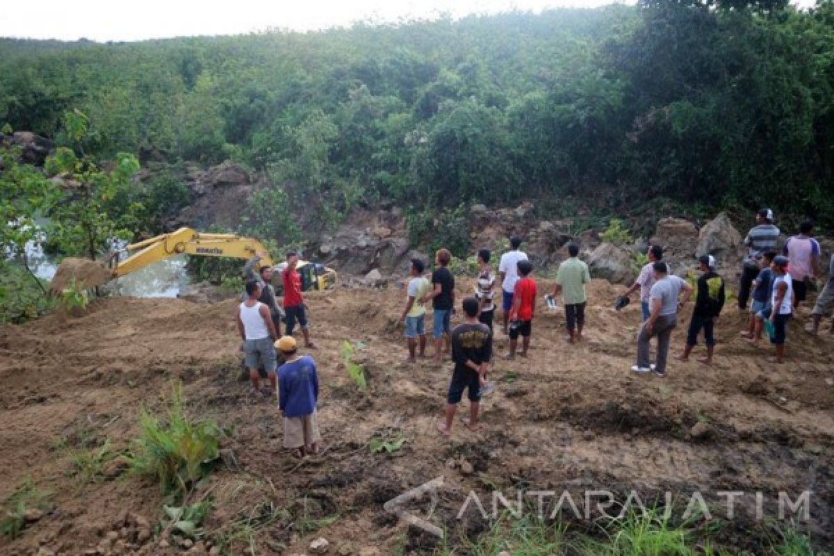 Penanganan Sumbatan Material Kedungmaor Bojonegoro Dibuatkan Sodetan