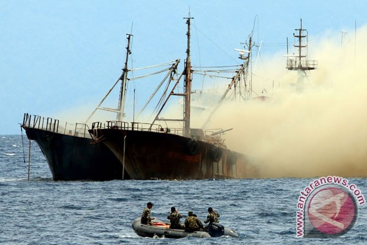 Regulasi pembatasan tangkap ikan perlu ditinjau ulang