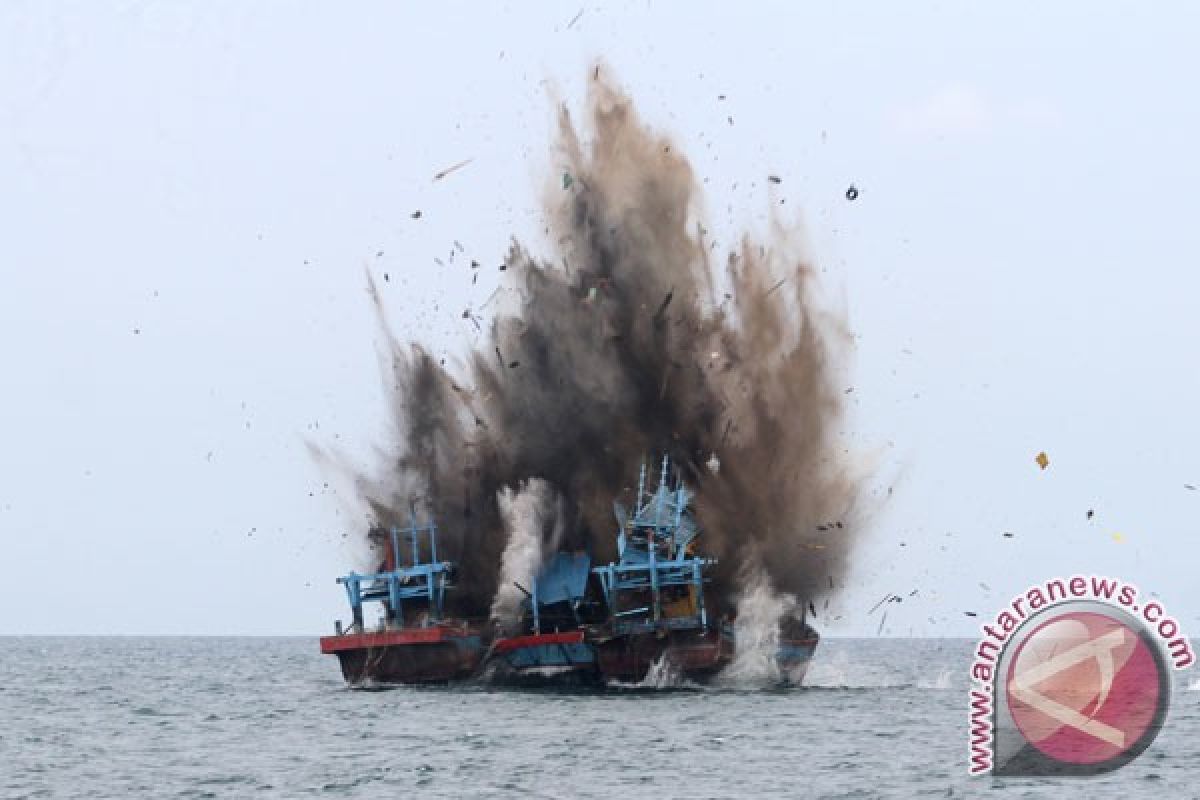 Penenggelaman kapal ilegal tidak efektif tekan pencurian ikan