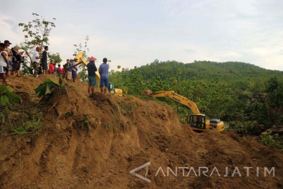 Air Sungai Kedungmaor Bojonegoro Sudah Bisa Mengalir