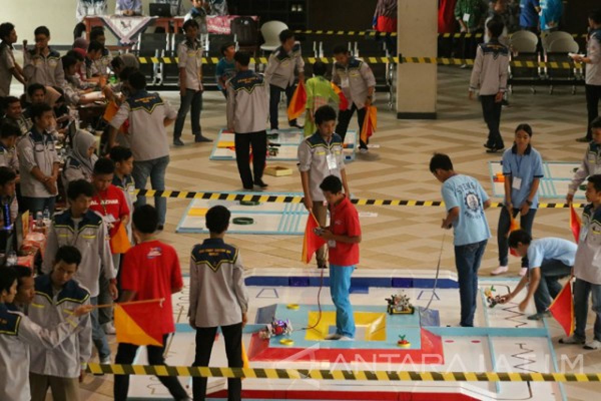 Lomba Robot 