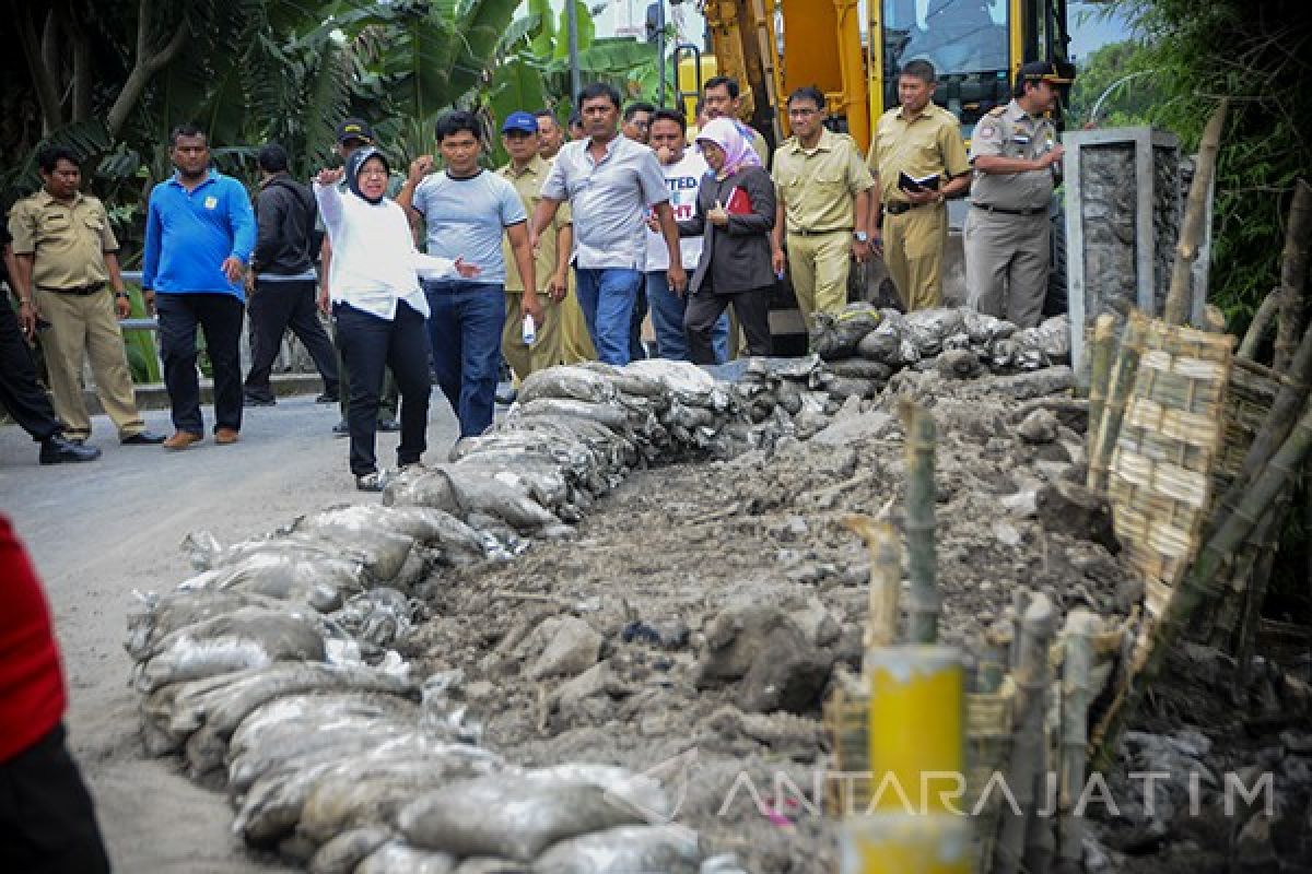 Pemkot Surabaya Tangani Kerusakan Jalan Sambikerep