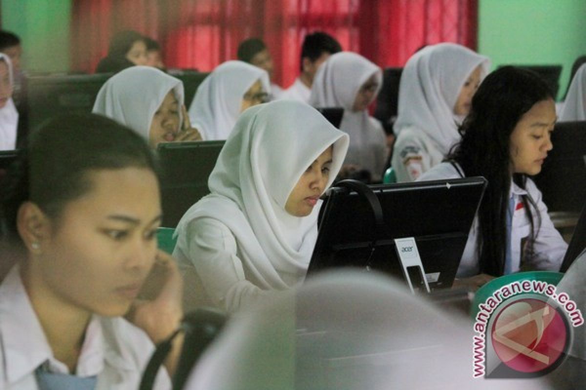 UNBK SMA/SMK mulai 2018 harus 100 persen