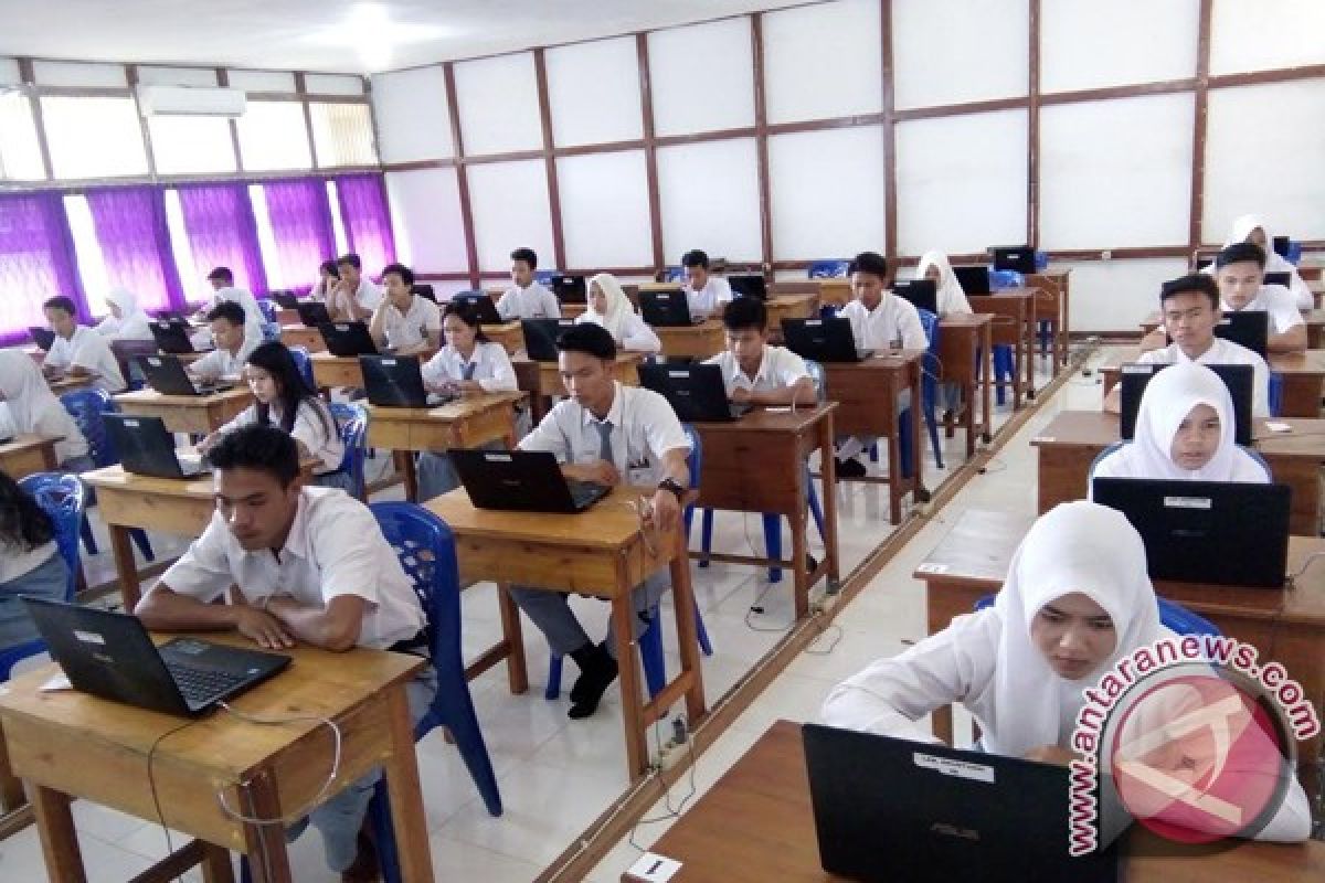 Empat SMK di Kapuas Hulu Laksanakan UNBK