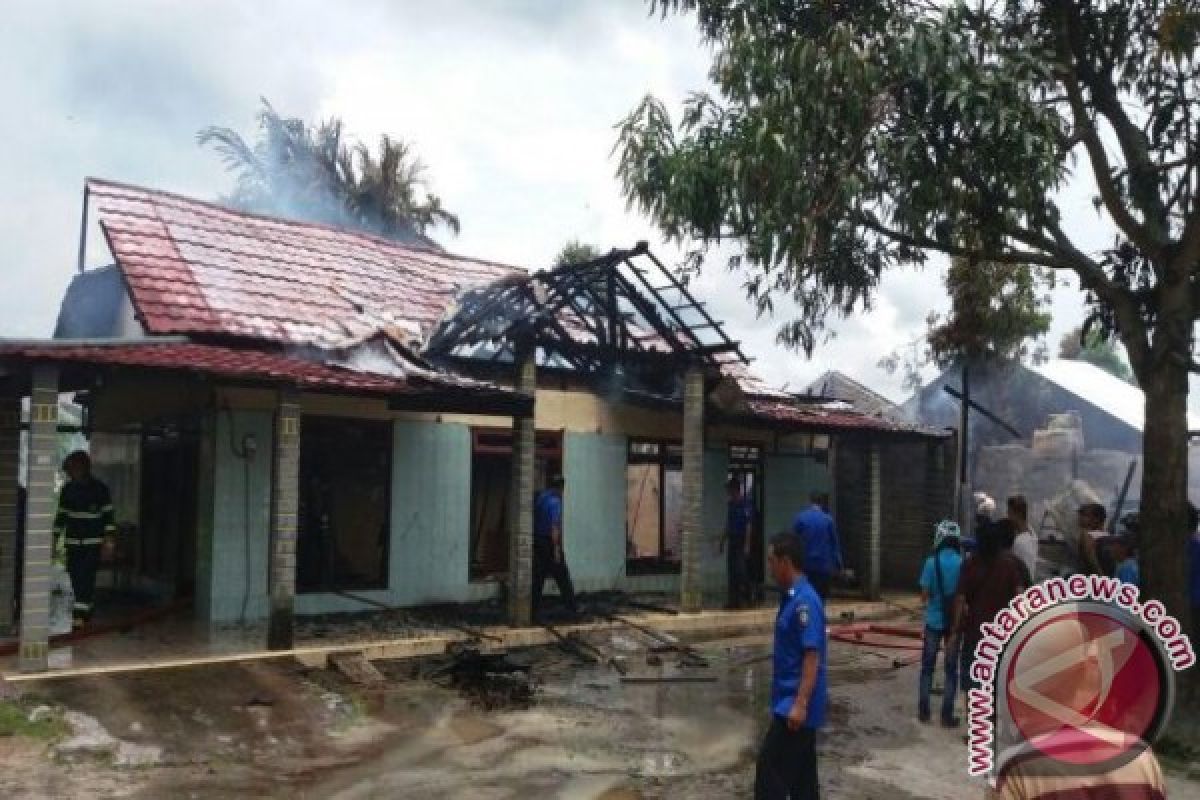 Kebakaran Sampit Hanguskan Mobil dan Uang Puluhan Juta 