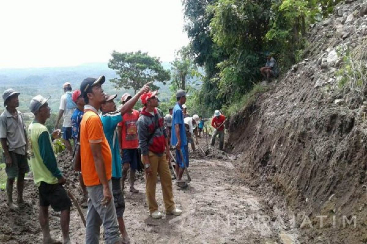 Empat Rumah di Sekar Bojonegoro Akan Direlokasi