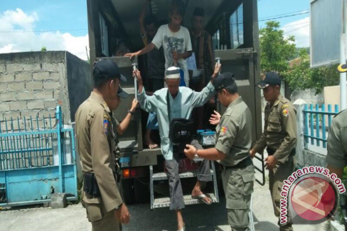 Satpol PP Solok Tertibkan 22 Orang Gelandangan Dan Pengemis