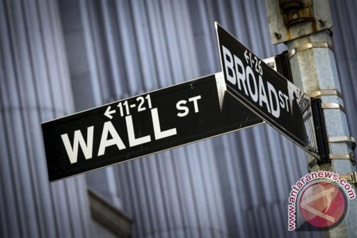 Wall Street bervariasi di tengah laporan laba dan pidato FED