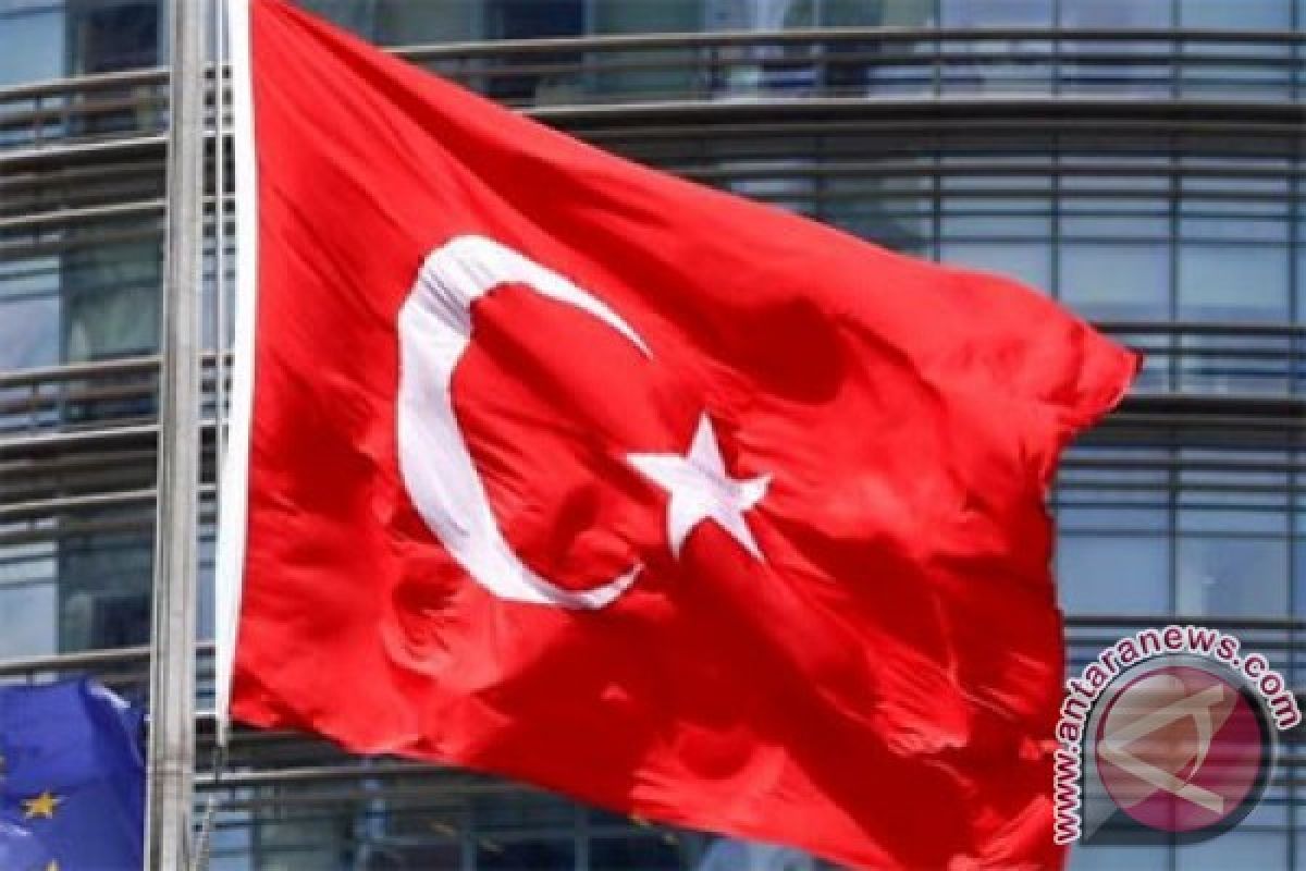 Turki pecat 2.700 lebih dengan dekrit keadaan darurat