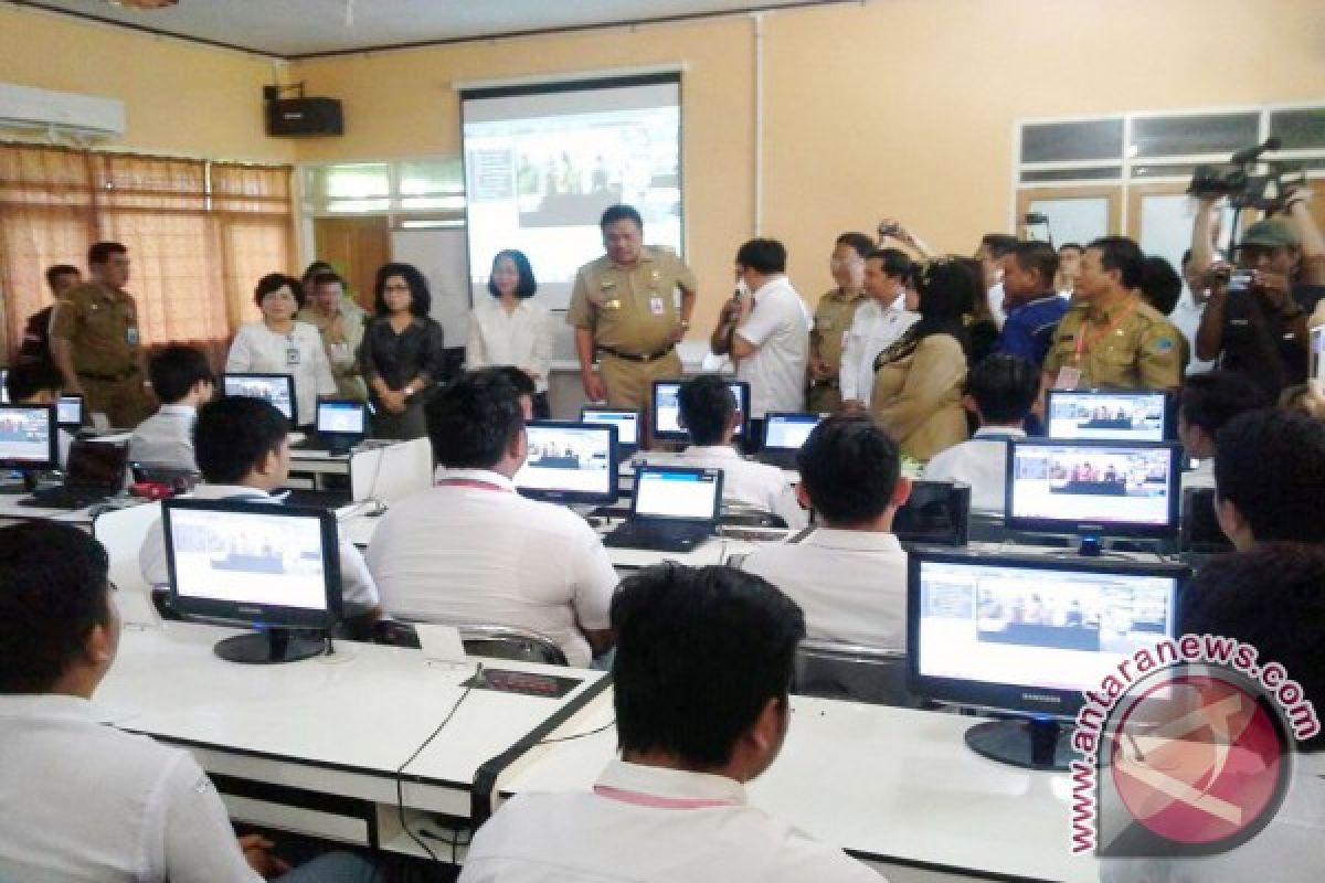 14.017 Siswa SMK  Sesulut UN Hari Pertama