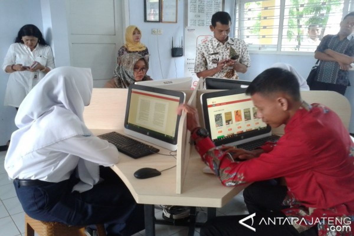 11 Sekolah di Kudus Dilengkapi Pustaka Digital