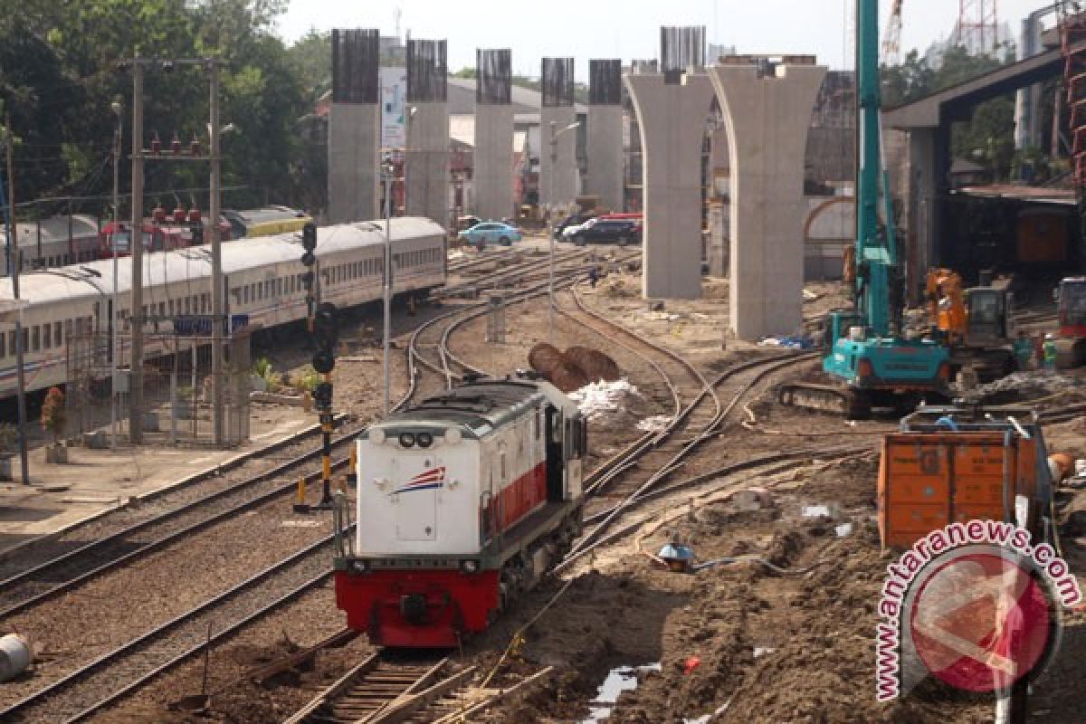 Kemenhub akan tutup enam perlintasan kereta api sebidang