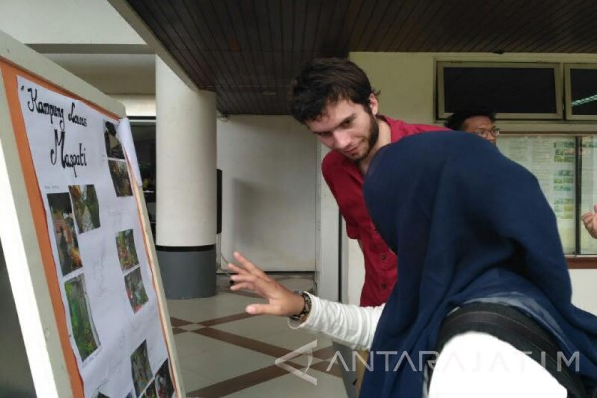 Mahasiswa Austria Pamerkan Potret Kehidupan Kampung Surabaya 