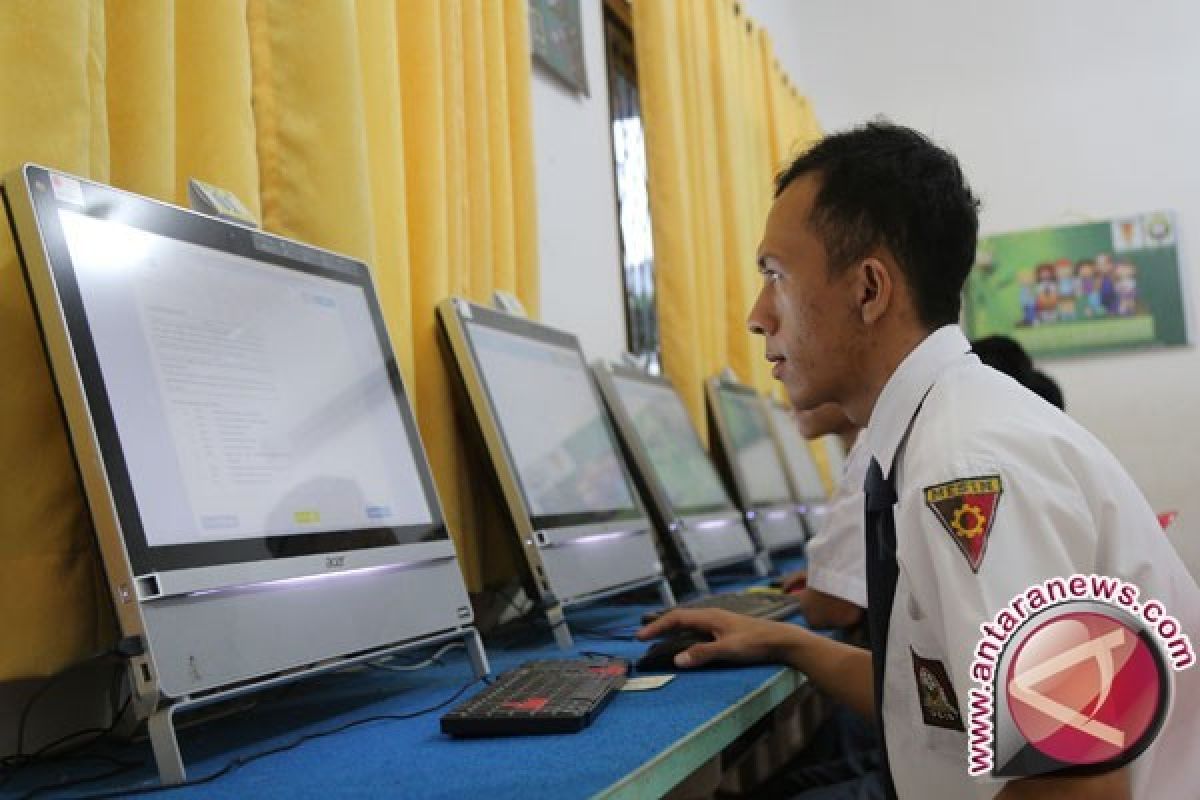 Sekolah Di Gorontalo UNBK Gunakan Laptop Pinjaman 