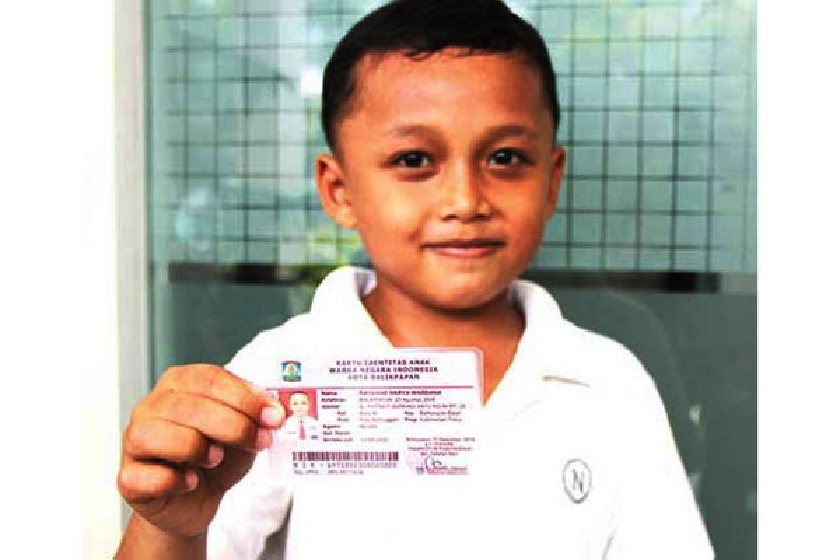Pontianak Distribusikan Lima Ribuan Kartu Identitas Anak